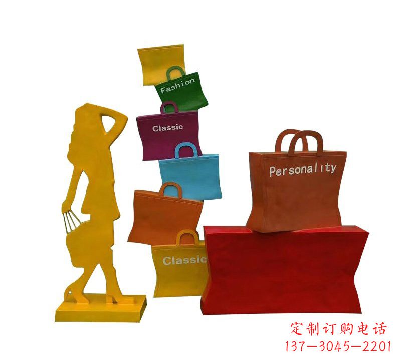 东莞玻璃钢购物人物和购物袋雕塑