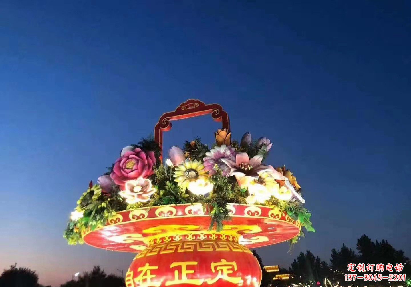 东莞玻璃钢花篮景观雕塑