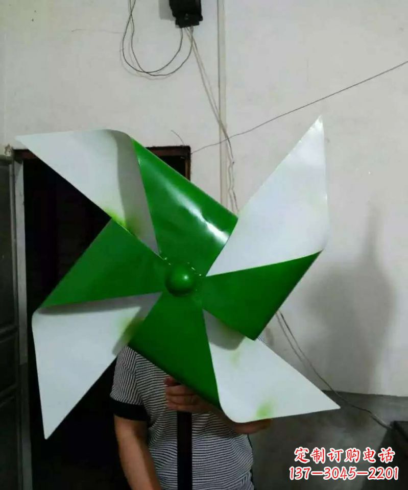 东莞不锈钢彩色风车雕塑