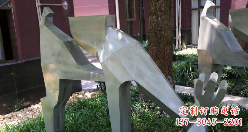 东莞不锈钢抽象吃草的几何梅花鹿动物雕塑