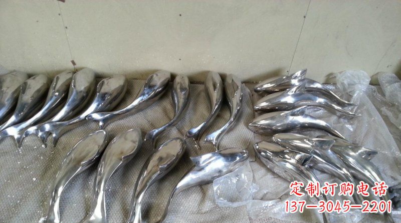 东莞不锈钢抽象鱼动物雕塑