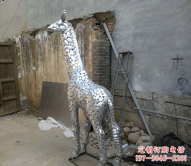 东莞不锈钢创意长颈鹿雕塑