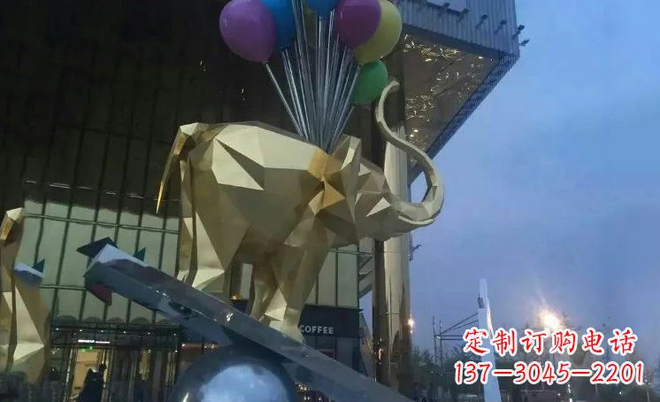 东莞大象踩高跷——点缀城市景观