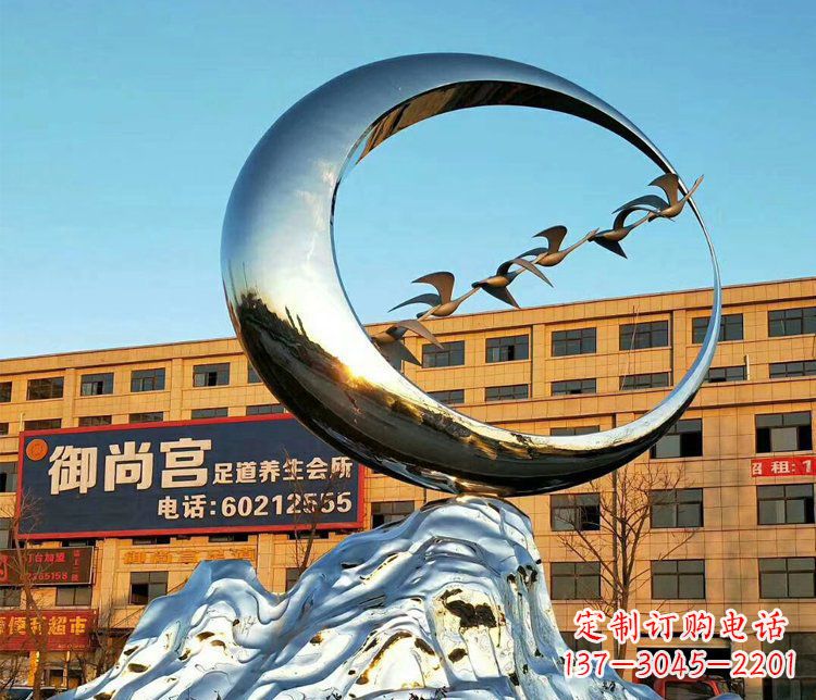 东莞不锈钢大雁和假山街边景观雕塑
