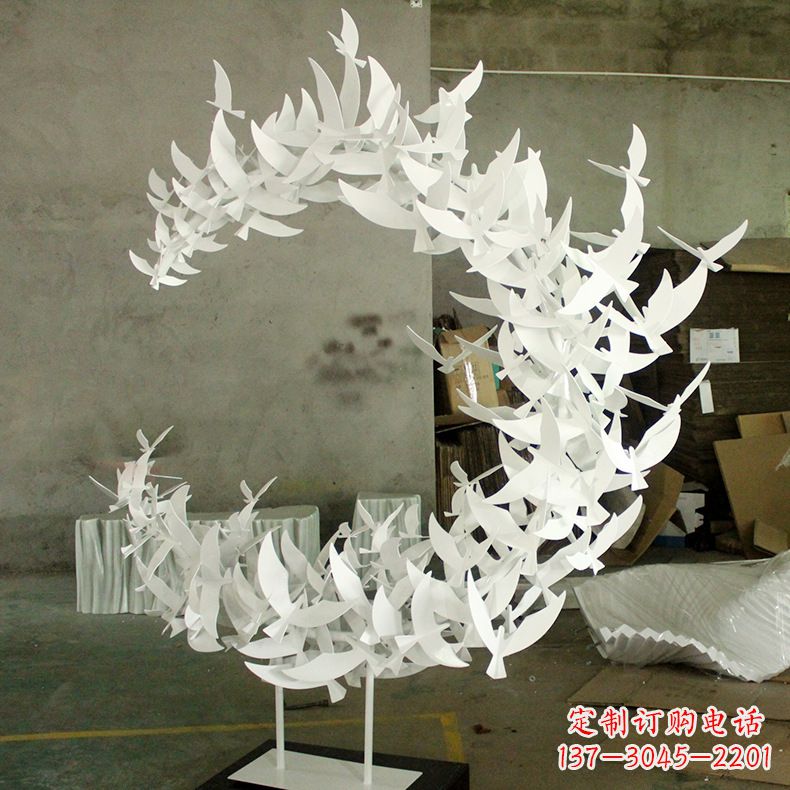 东莞不锈钢鸽子景观雕塑,飞翔的格子群创意鸟类标识摆件