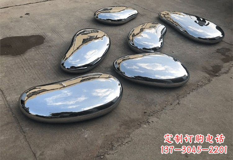 东莞不锈钢水滴雕塑让公园更加美丽