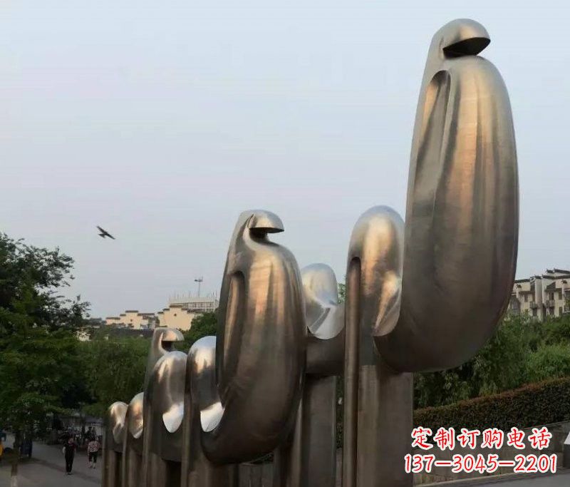 东莞不锈钢骆驼雕塑给城市增添新魅力