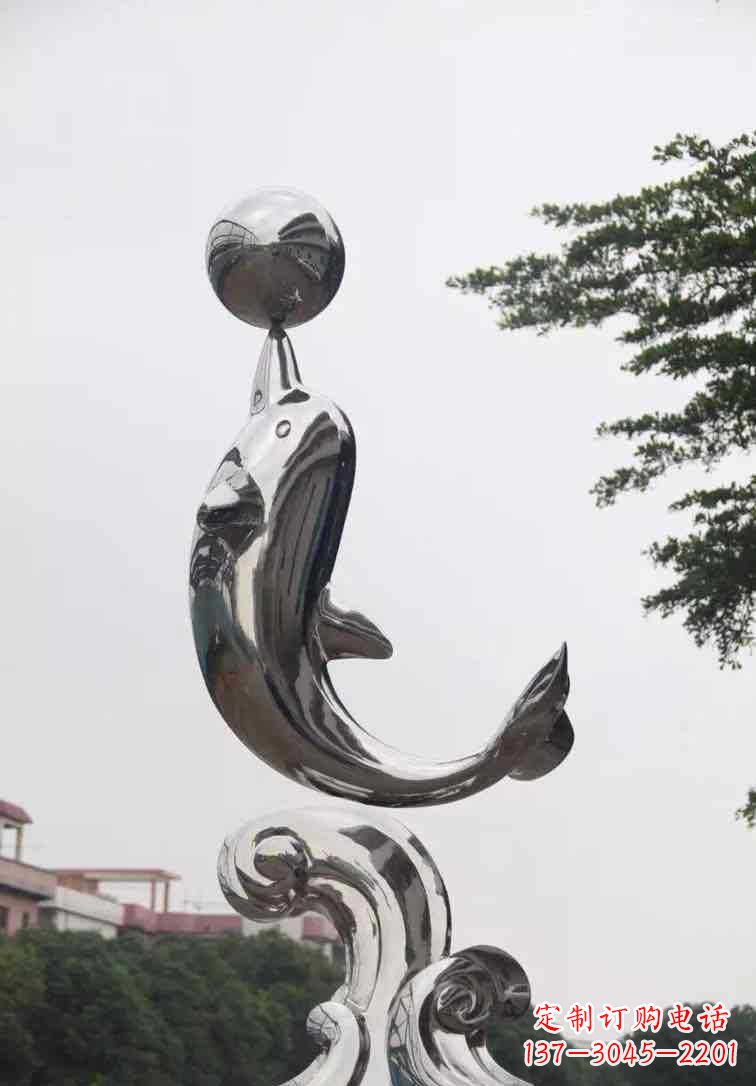 东莞不锈钢广场顶球的海豚雕塑
