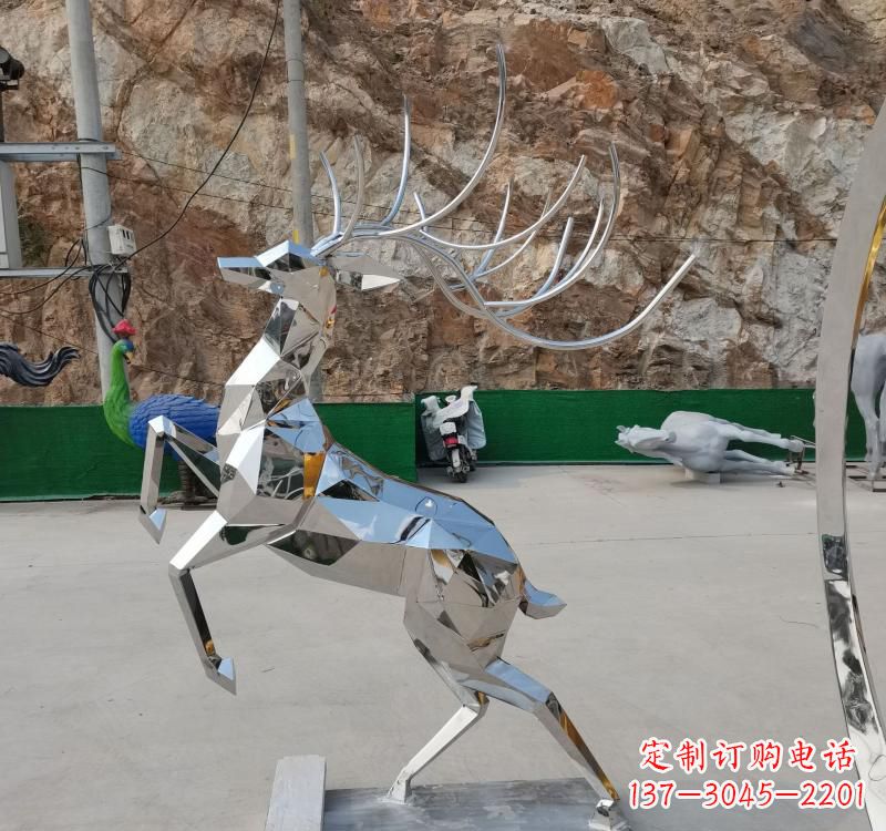 东莞梅花鹿雕塑美丽而神秘的存在