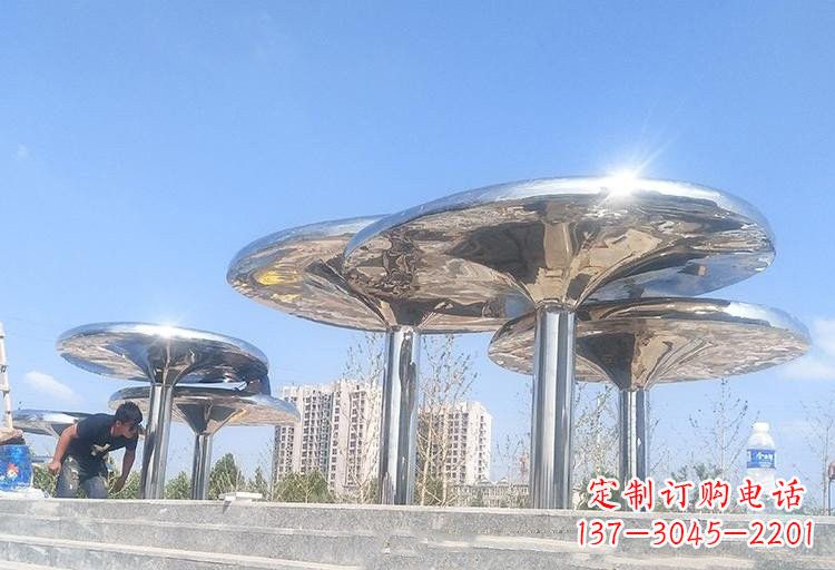 东莞不锈钢广场凉亭雕塑——精美雕塑点缀美丽环境
