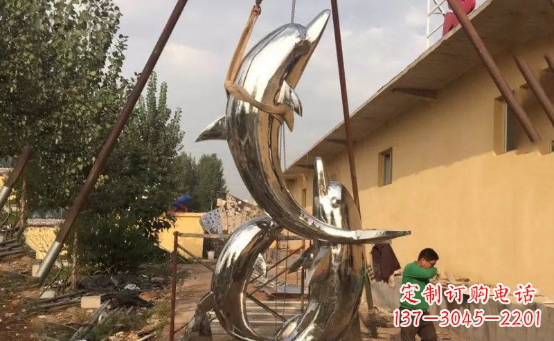东莞不锈钢海豚雕塑美丽而又神秘