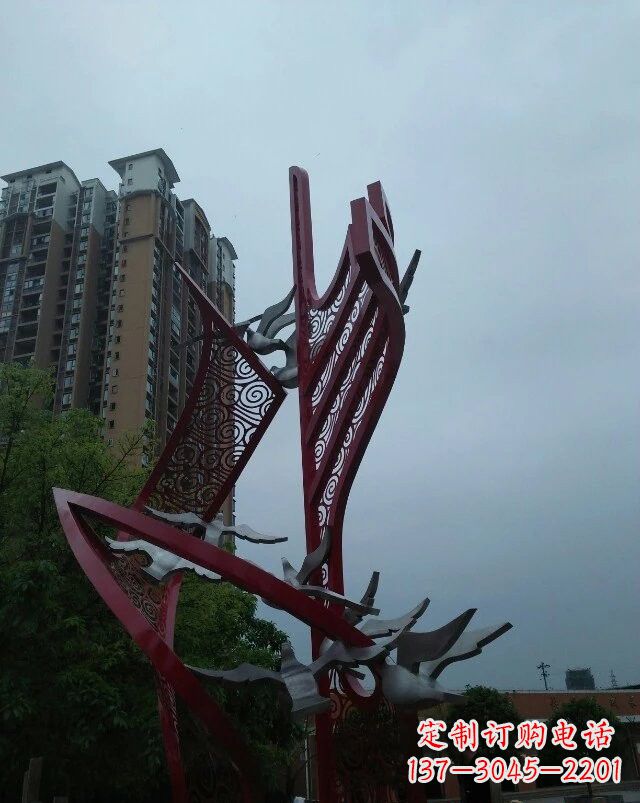 东莞不锈钢祥云纹船帆雕塑