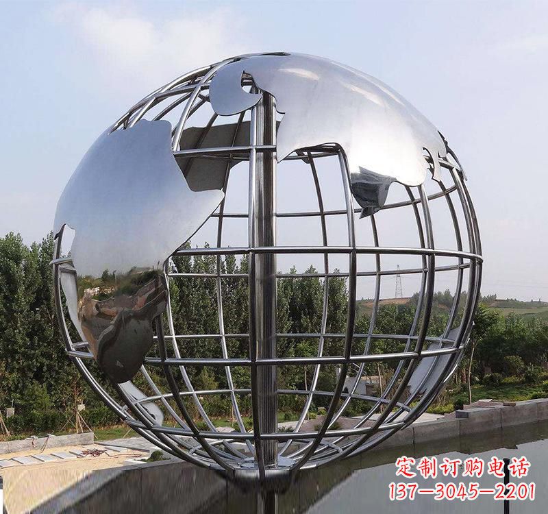 东莞不锈钢户外地球仪雕塑一件既美观又能提醒人们环保的艺术品