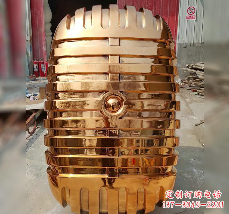 东莞不锈钢话筒雕塑传承历史的象征