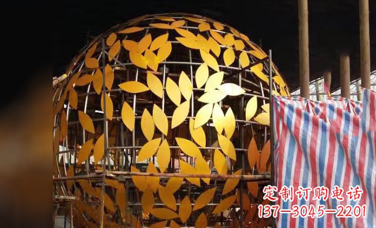 东莞不锈钢镂空树叶雕塑——精美绝伦