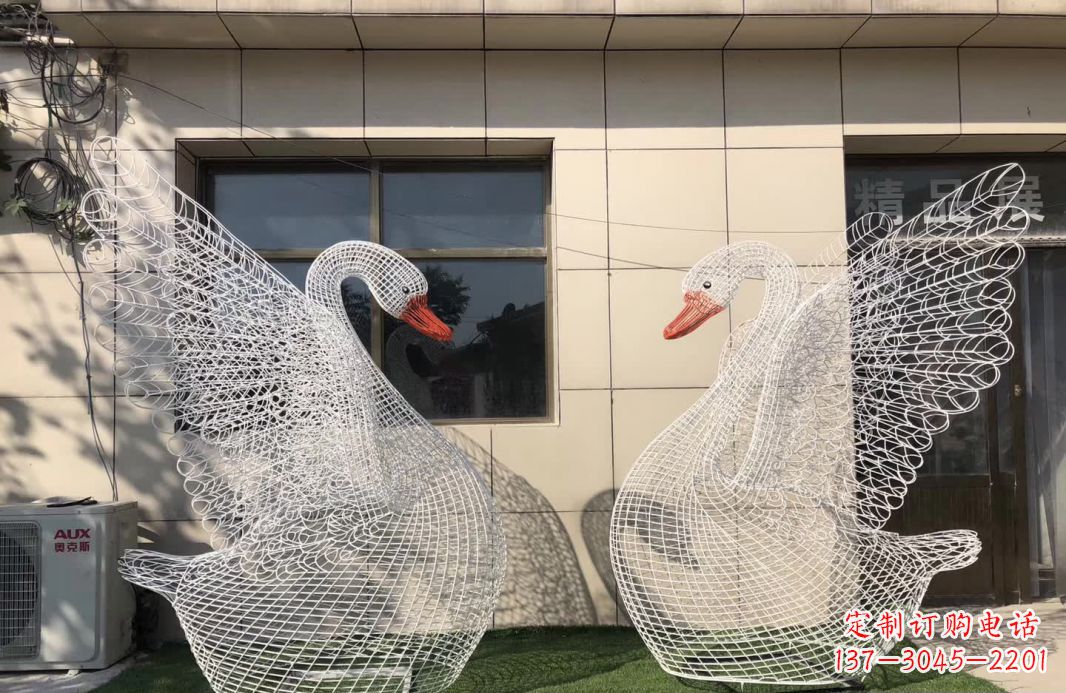 东莞不锈钢镂空天鹅雕塑象征着美丽的永恒