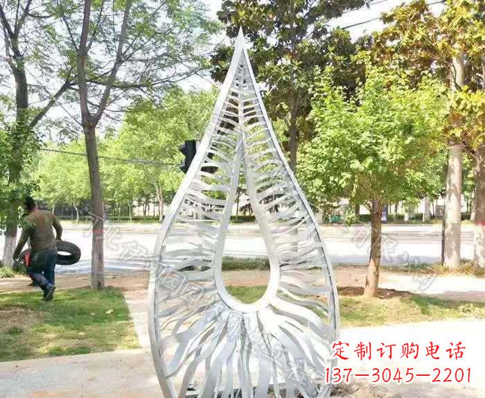 东莞精致不锈钢水滴雕塑