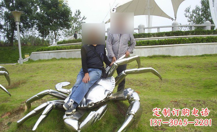 东莞不锈钢螃蟹雕塑艺术美化公园环境