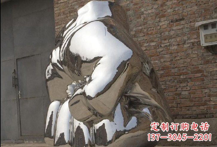 东莞不锈钢拳头雕塑