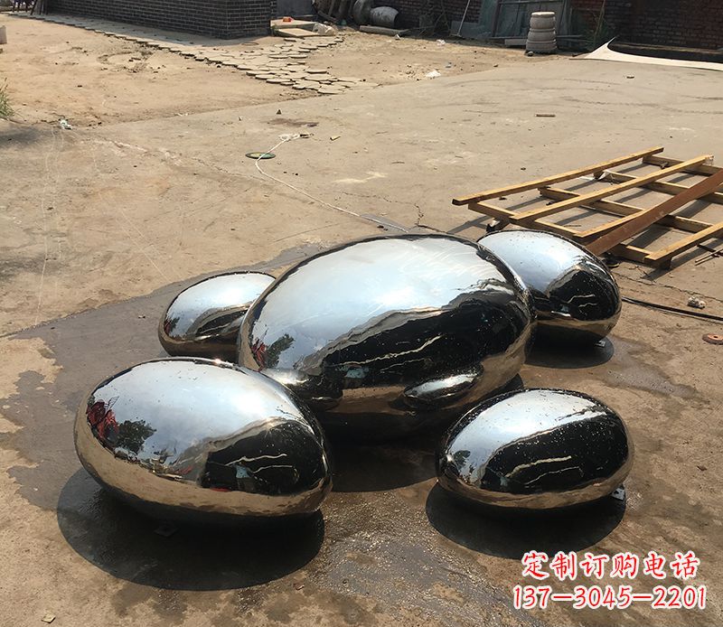 东莞不锈钢水滴雕塑给景观增添独特魅力