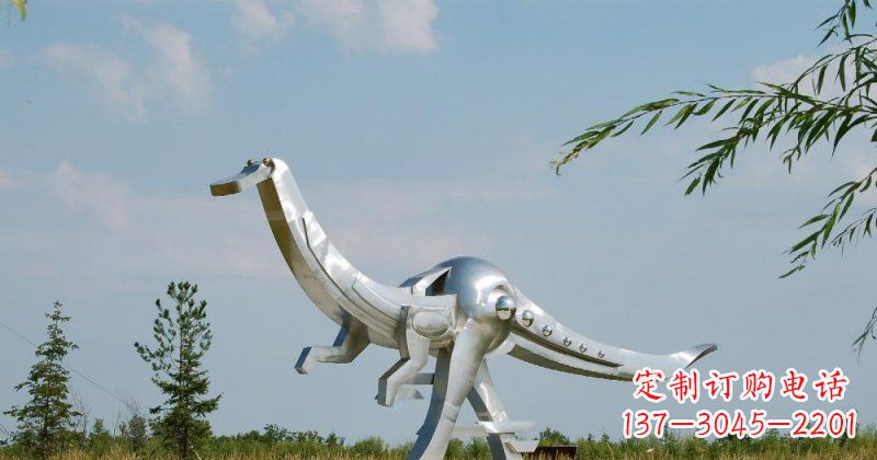 东莞不锈钢鸭嘴龙雕塑传递自然之美