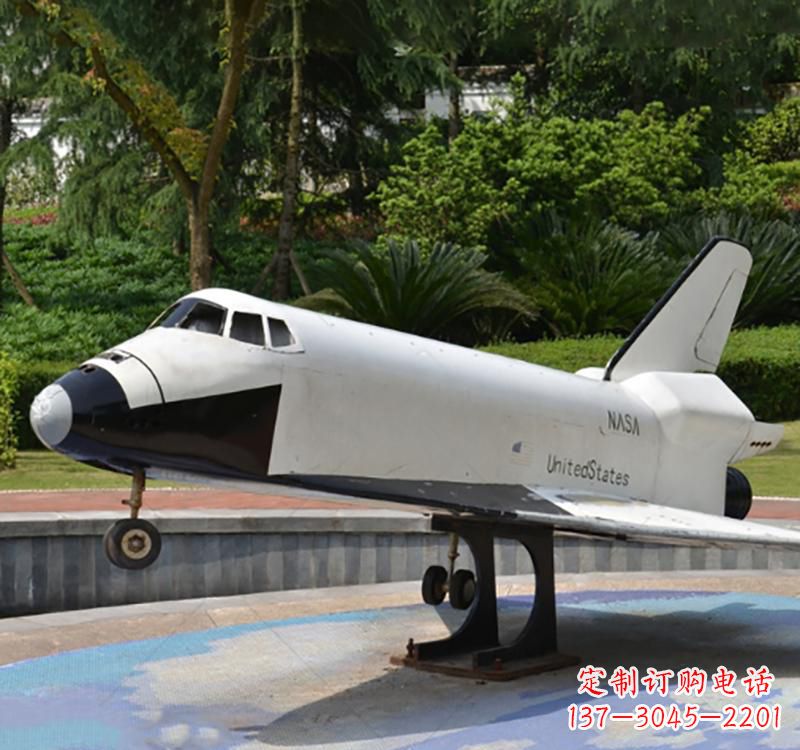 东莞不锈钢飞机雕塑给空中增添梦幻氛围