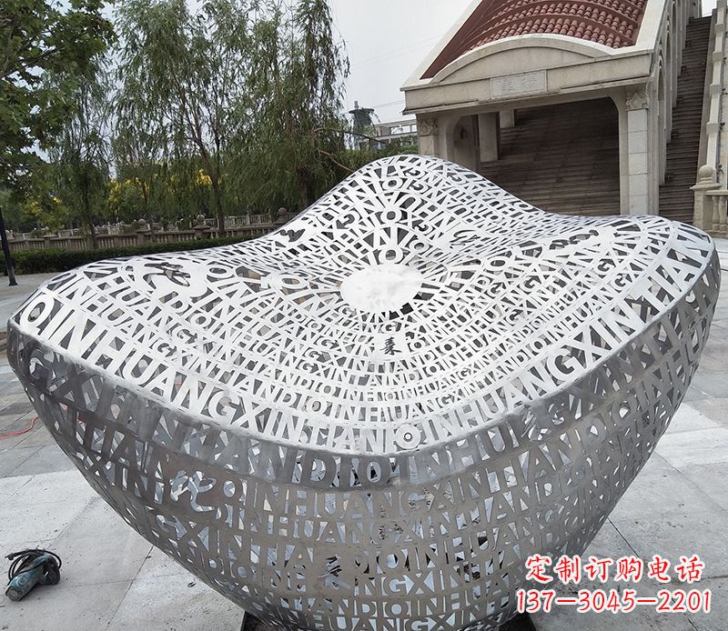 东莞不锈钢字母元宝雕塑精美艺术精品