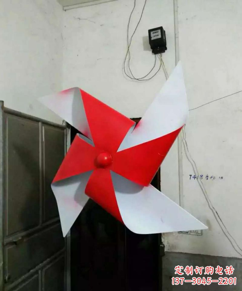 东莞彩色不锈钢风车雕塑色彩缤纷的艺术瑰宝