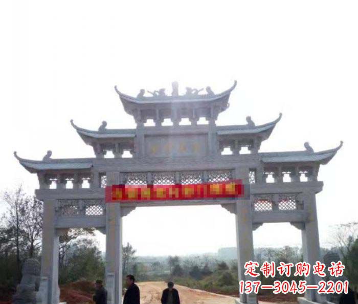 东莞村庄三门石雕牌楼