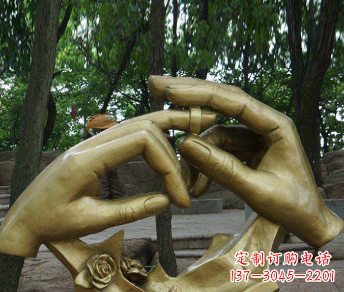 东莞戴戒指园林景观铜雕