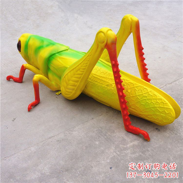东莞仿真蝗虫玻璃钢蚂蚱雕塑