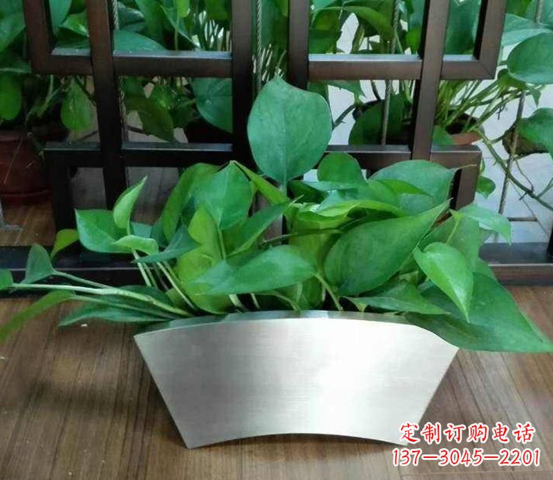 东莞高质量不锈钢花盆雕塑,享受自然完美烘托