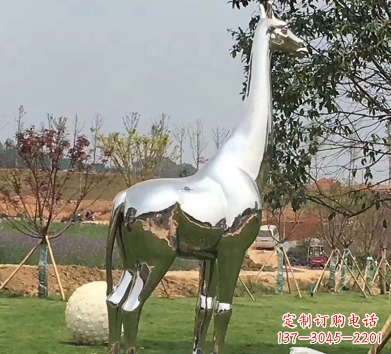东莞公园不锈钢长颈鹿雕塑