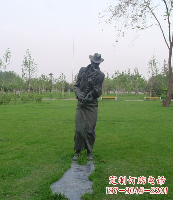 东莞公园吹萨克斯人物铜雕