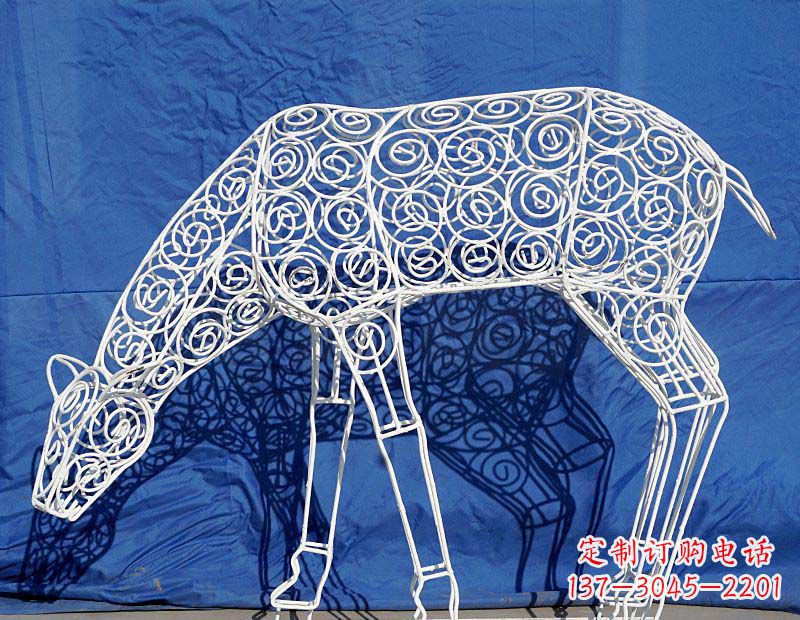 东莞精致不锈钢镂空梅花鹿雕塑