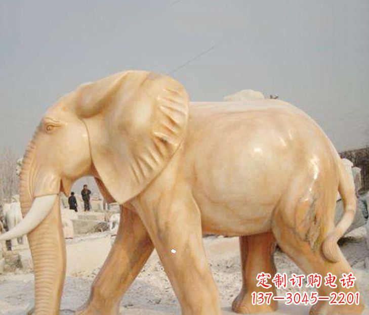 东莞公园晚霞红大象雕塑