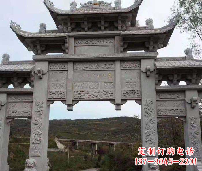 东莞地标性的三门石雕牌坊