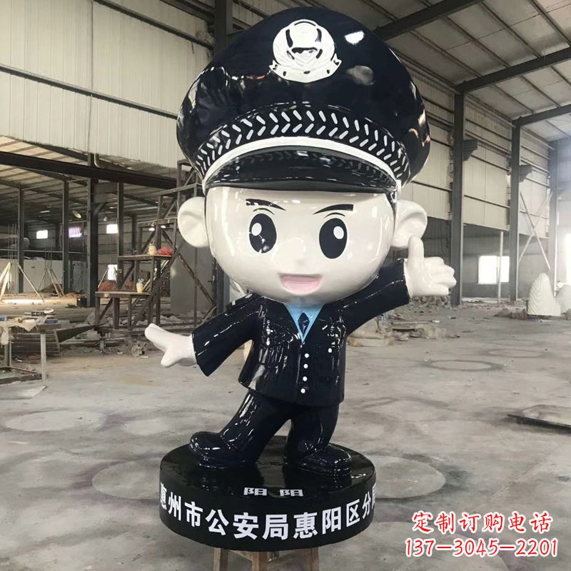 东莞可爱警察雕塑，萌趣满满！