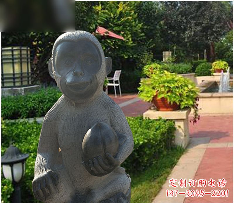 东莞青石猴雕塑:尽显可爱的童趣