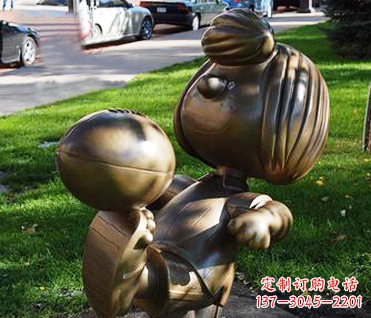 东莞踢球的小女孩铜雕