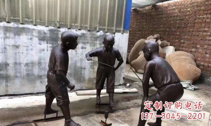 东莞玩陀螺人物铜雕 (2)