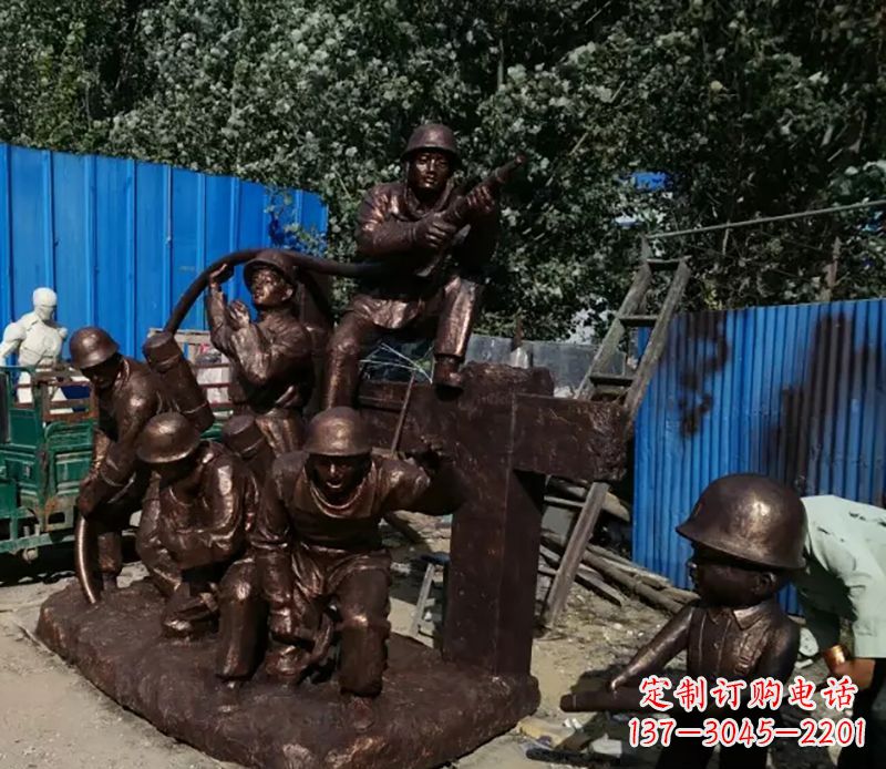 东莞消防员灭火景观雕塑