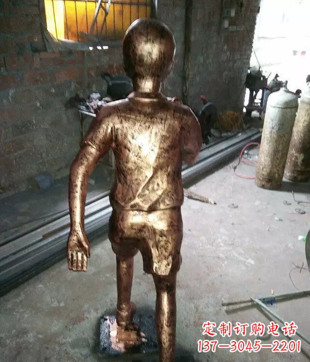 东莞小孩跑步公园人物铜雕 (2)
