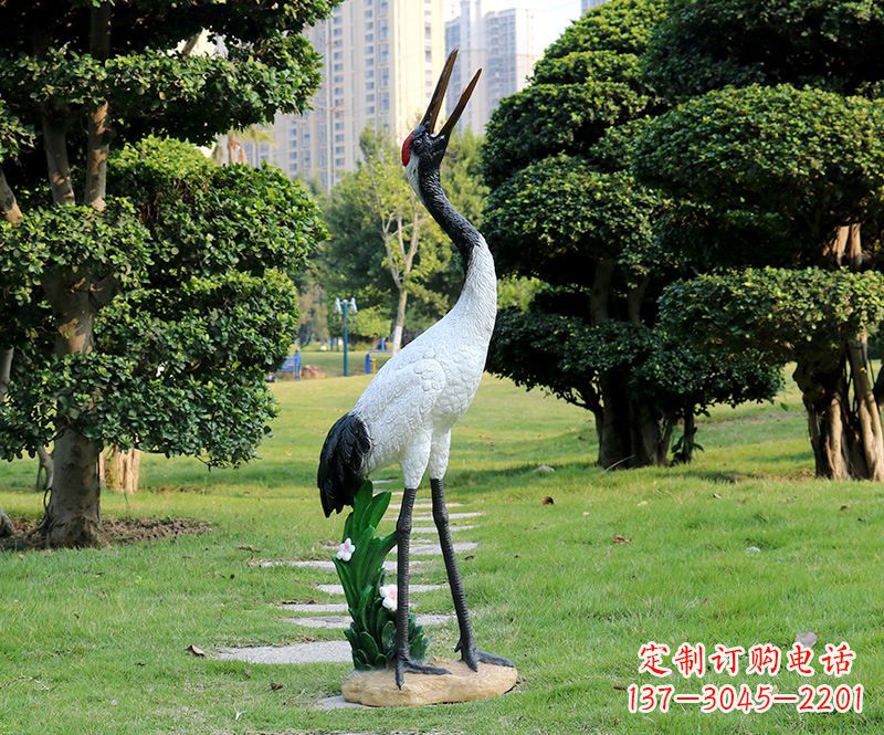 东莞站立仙鹤雕塑