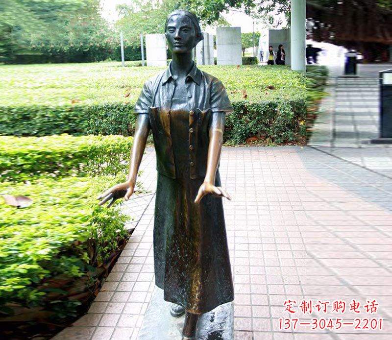 东莞走路的盲人女孩铜雕